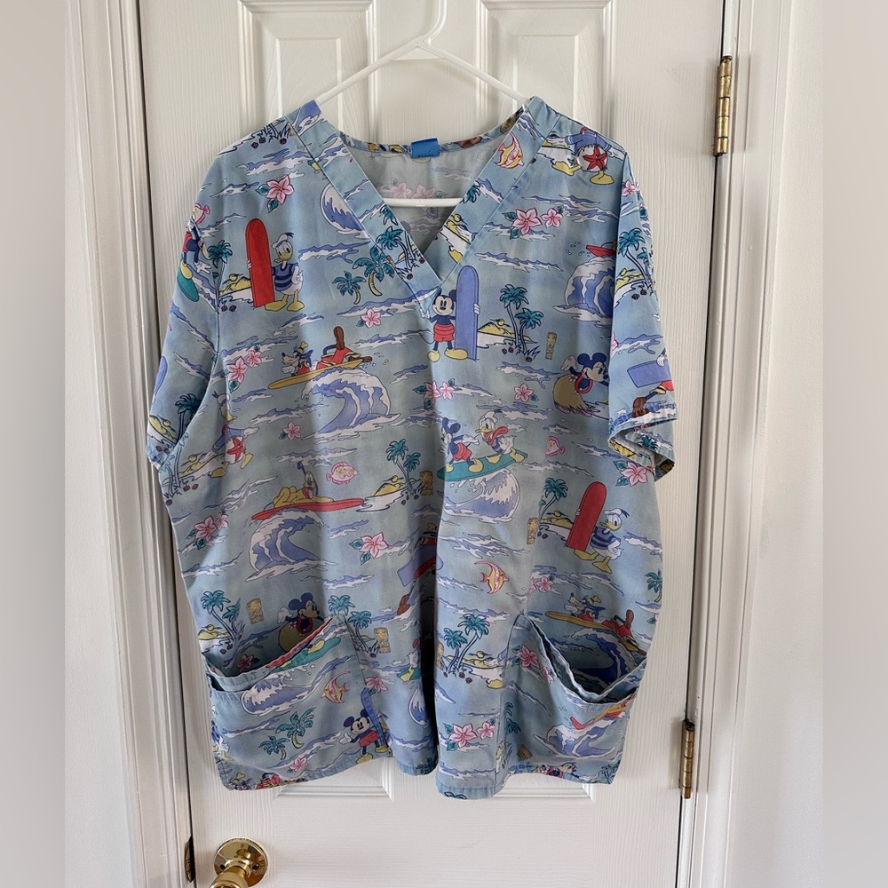 Vintage Disney Mickey & Friends Surf Print Scrub Top Blue V Neck Pockets L/XL